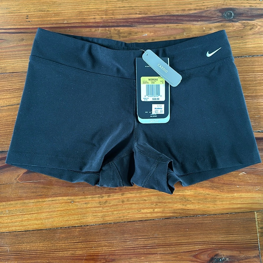 Nike drifit S NWT hot shorts black